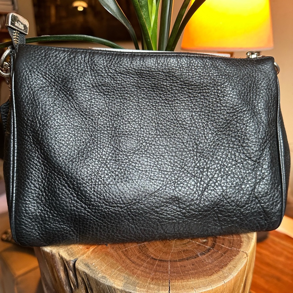 NOT FOR SALE Coach Carrie Pebbled Black Zippered Bag - Picture 4 of 9